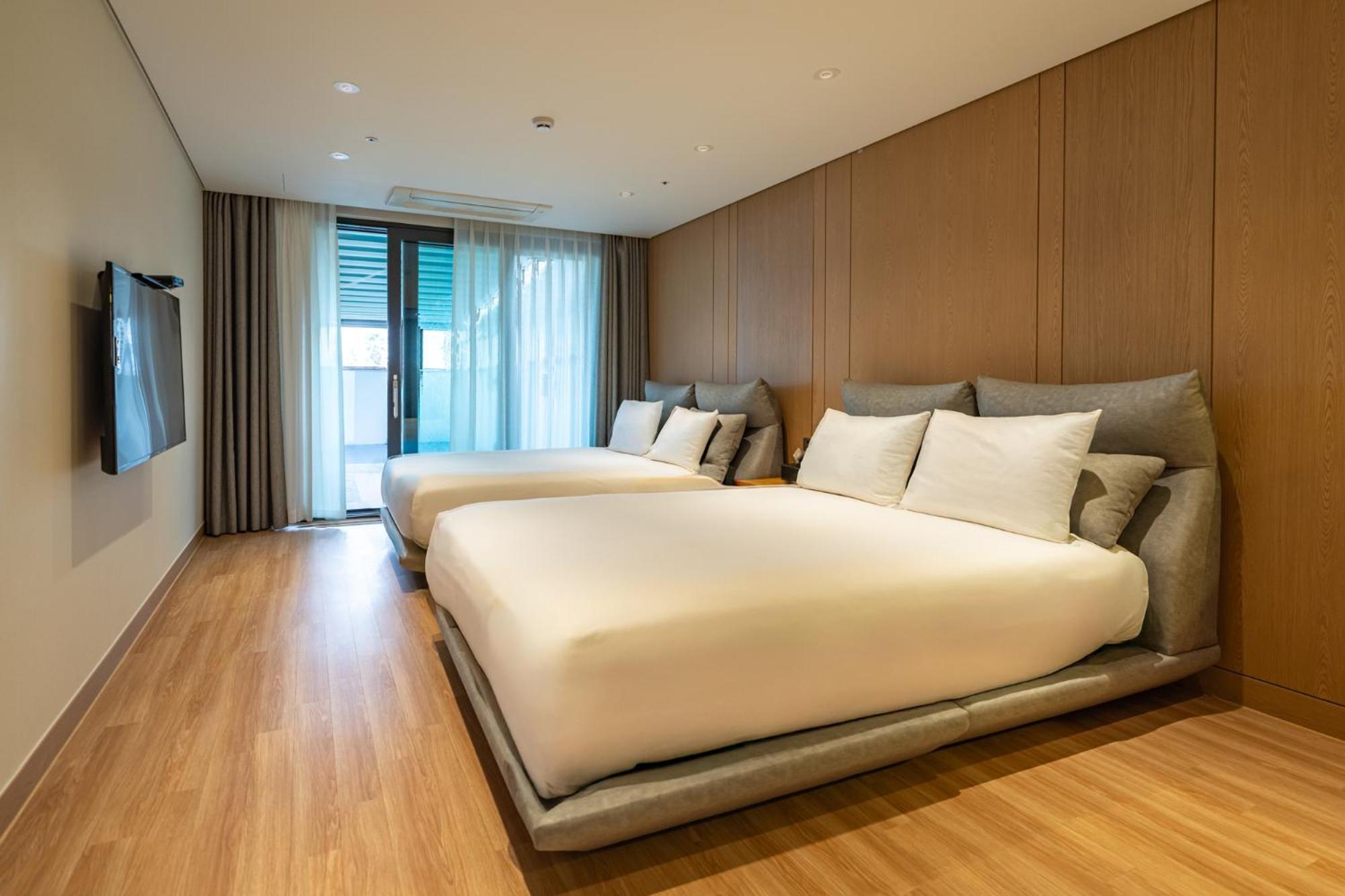 Jeju Attirance Hotel & Poolvilla Seogwipo Ngoại thất bức ảnh