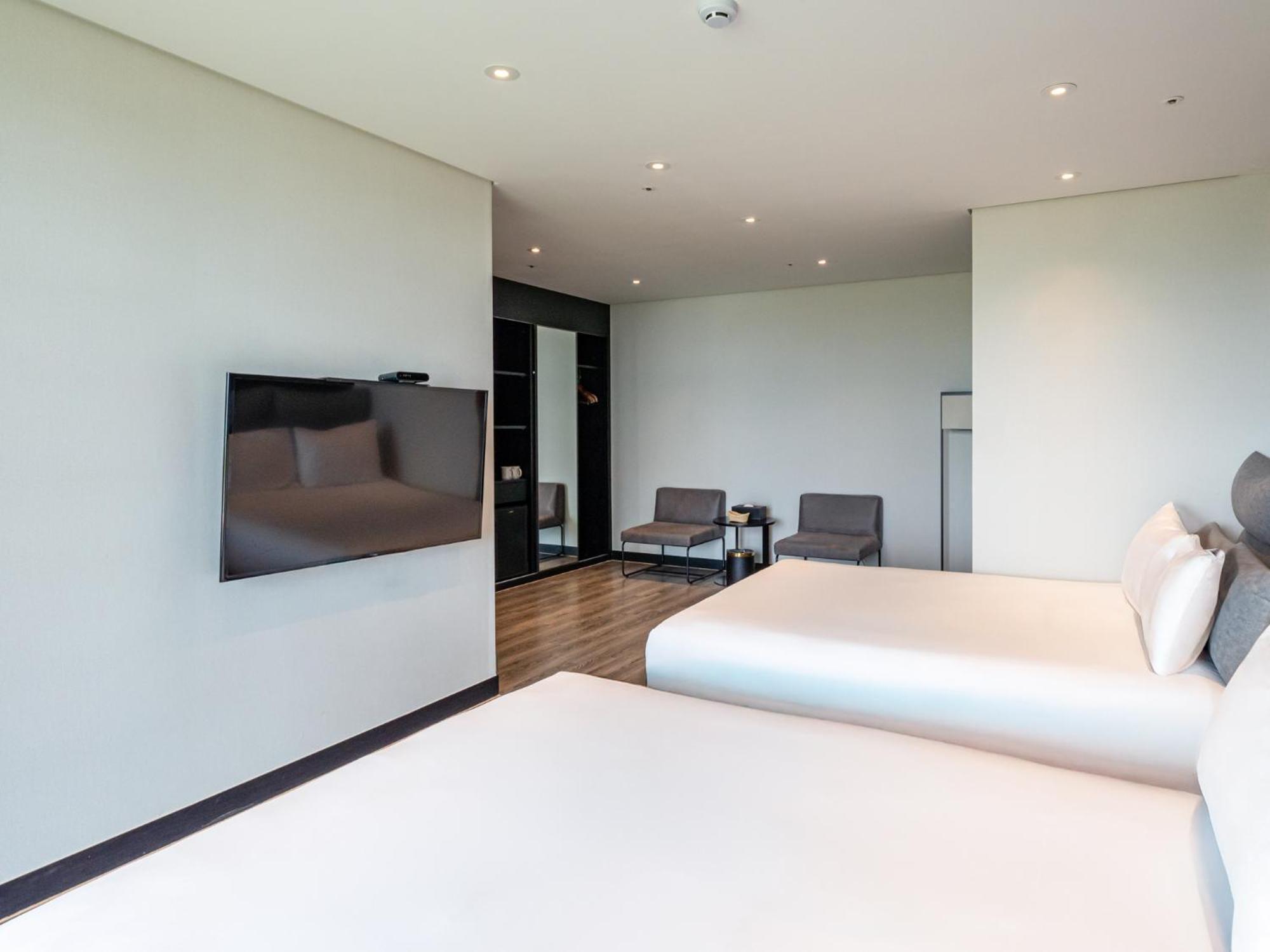 Jeju Attirance Hotel & Poolvilla Seogwipo Ngoại thất bức ảnh